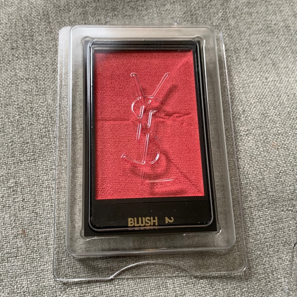 YSL Yves Saint Laurent Couture Blush 2 Powder New